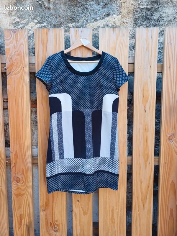 Jolie robe droite manches courtes imprimée Bréal Vêtements