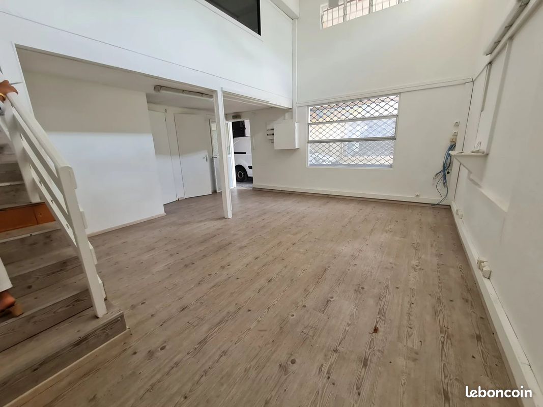 Local 52 m² Saint-Paul (image 2)