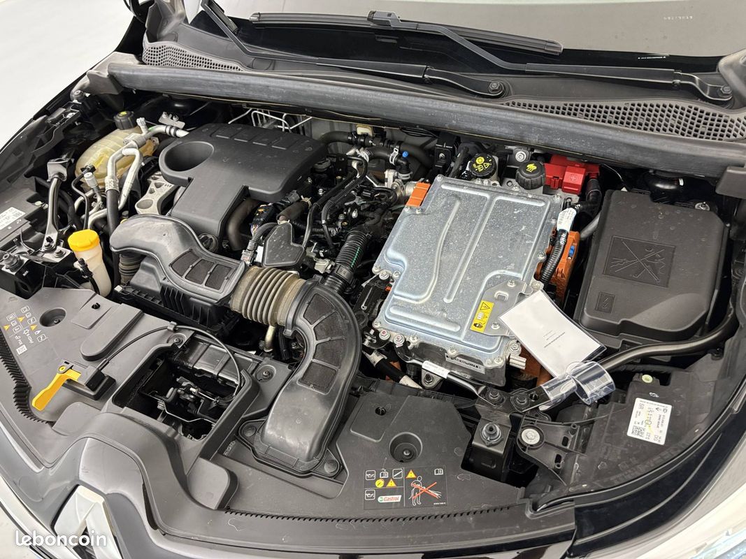 RENAULT Captur E-Tech 145 - 21 Business (image 27)