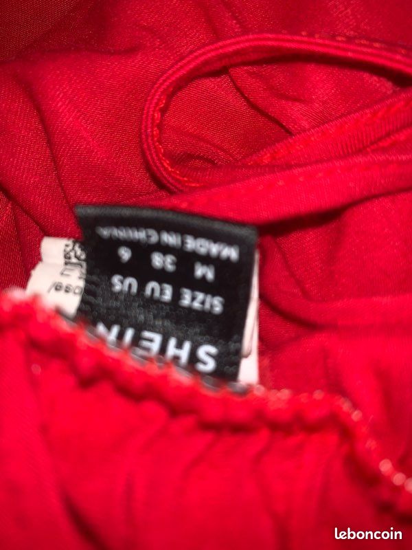 T-shirt rouge (image 4)