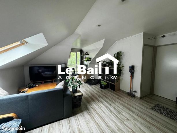 https://img.leboncoin.fr/api/v1/lbcpb1/images/e4/e2/22/e4e2228fe66fa1688445ec93649c6743e4a84b6d.jpg?rule=ad-image