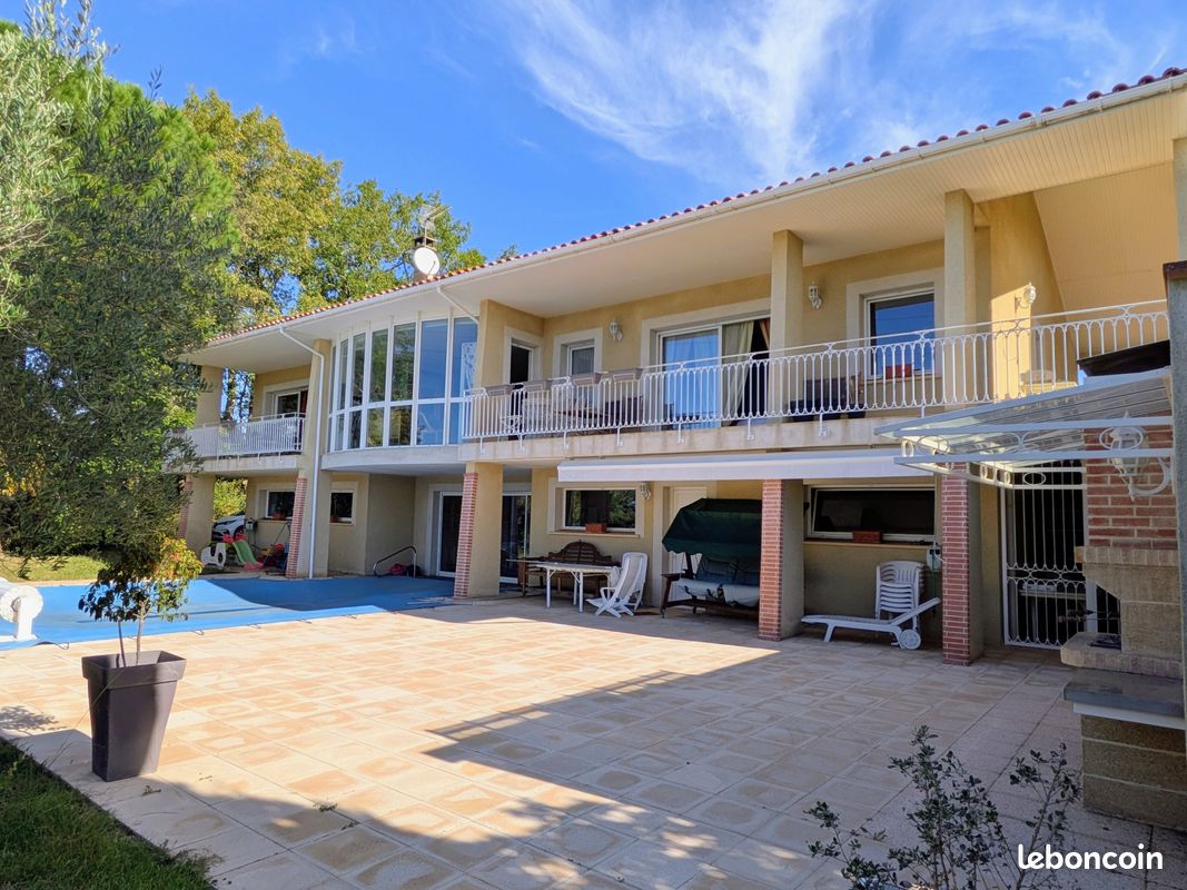 Maison 7 pièces 204 m² · à Castres · 204 m² · 435 000 €