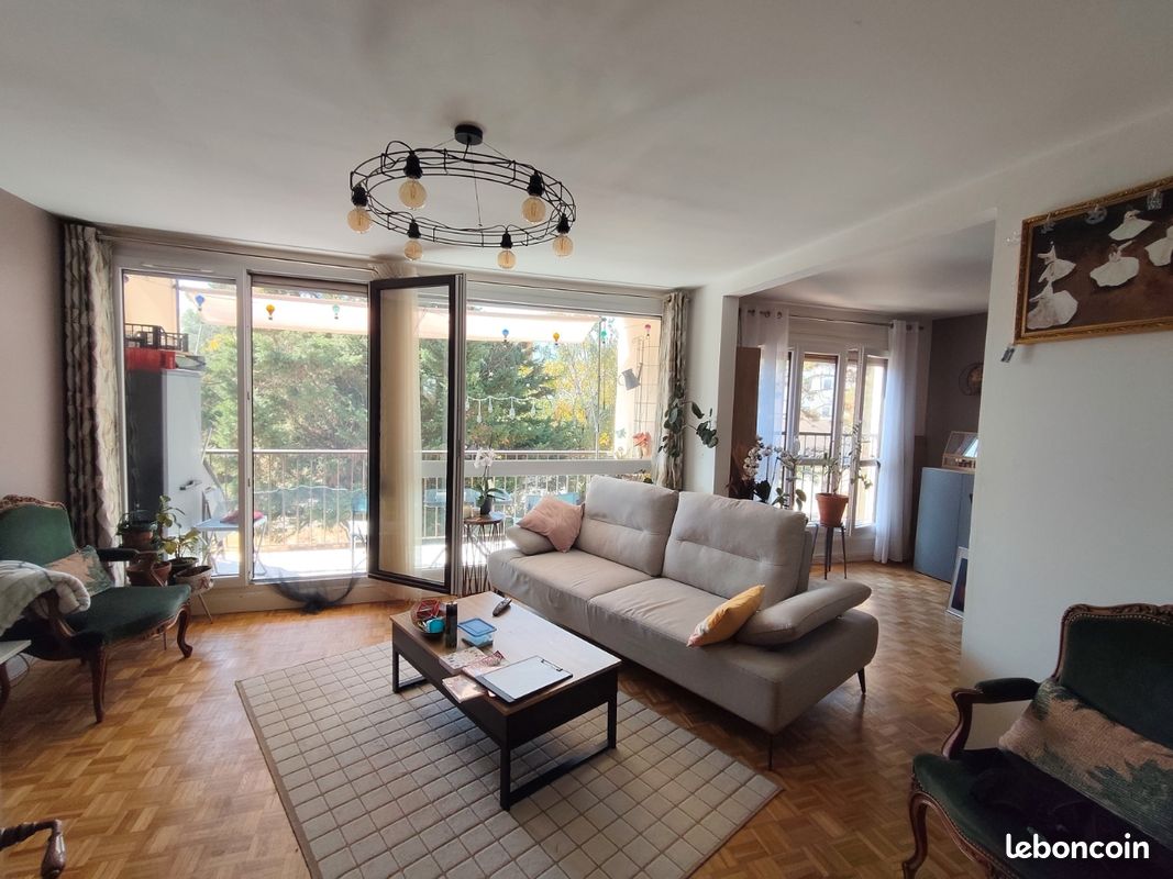 Appartement 5 pièces 96 m² · à Villecresnes · 96 m² · 310 000 €