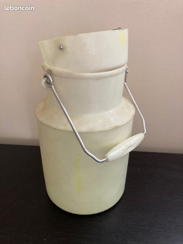 Pot au lait ancien (image 1)
