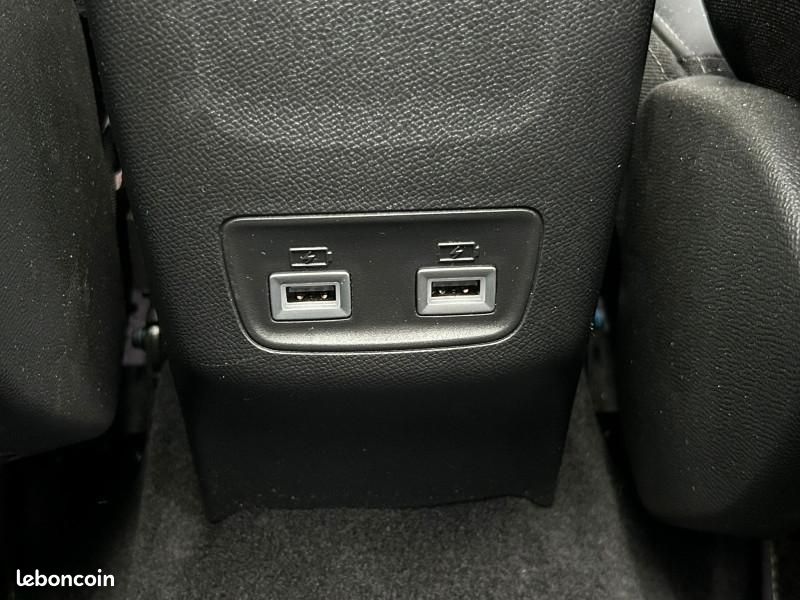 Peugeot 208 e-208 136ch GT (image 17)