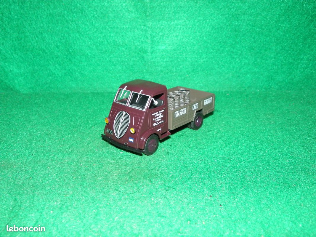 Camionnette Publicitaire Peugeot DMA Produits Laitiers Vernoil - Maquette 1/43 Hachette (N°17)