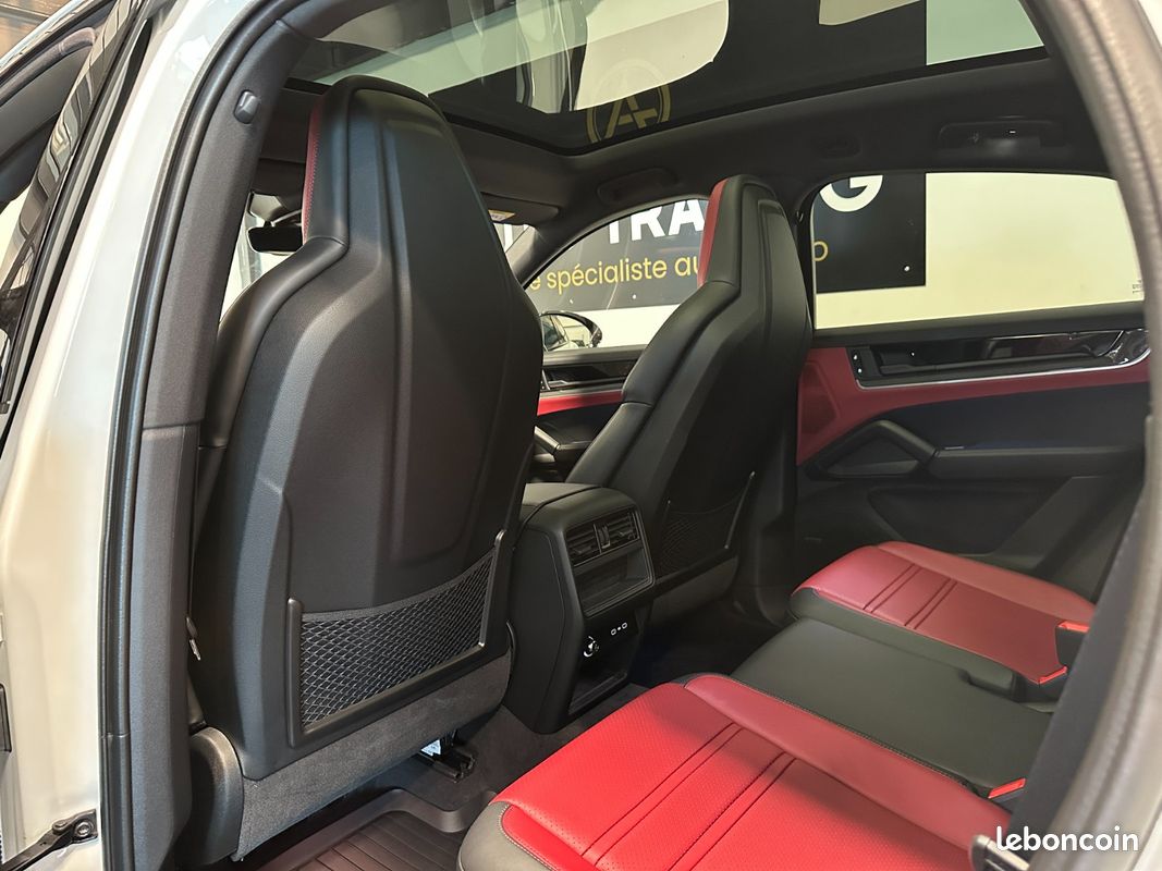 PORSCHE CAYENNE COUPE S E-Hybrid 3.0 V6 520 ch BVA - etat neuf - francais - dispo de suite - 07/2025 - Garantie - Interieu (image 9)