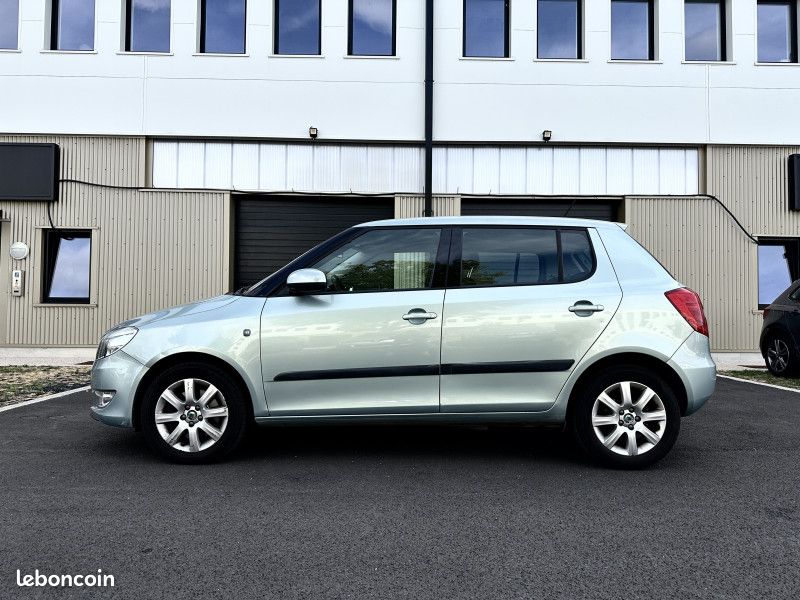 Skoda FABIA 1.2 TSI 105CH ELEGANCE2 DSG7 / 1ÈRE MAIN / REGULATEUR DE VITESSE / RADAR DE RECU (image 3)