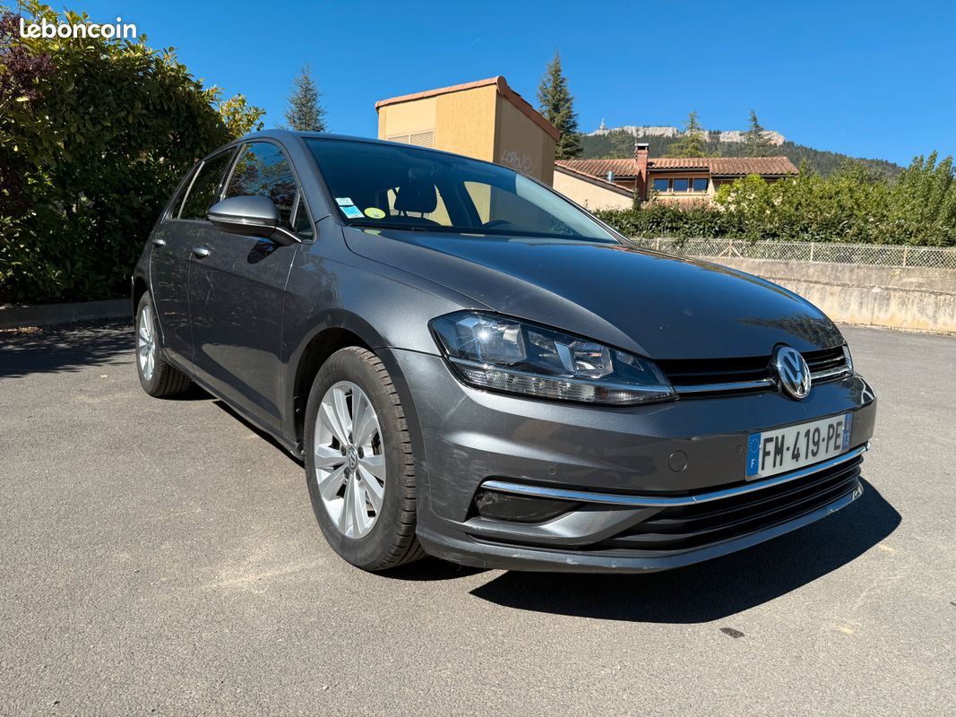 Volkswagen Golf VII 20 TD 150ch Dsg7 Confortline Business 5P . 1ère main. GPS Clim .104210 kms (image 5)