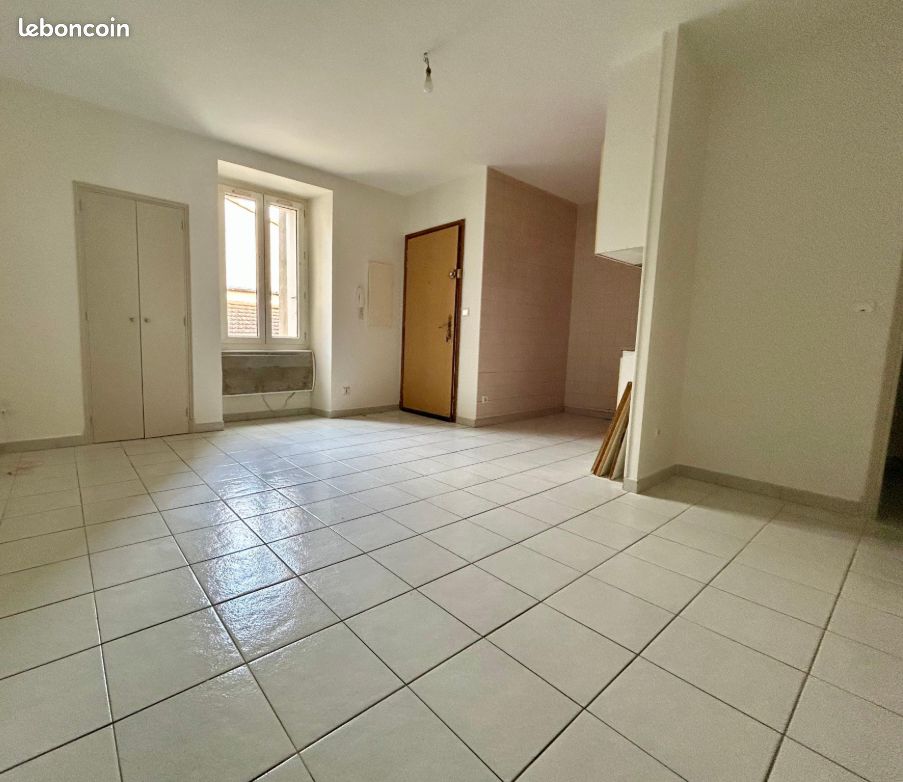 Appartement 3 pièces 44 m² · à Carmaux · 44 m² · 425 €
