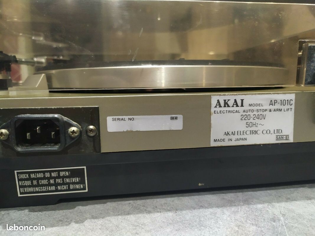 faire appel à Pétrifier Ordonné platine disque akai au milieu de nulle part Le r