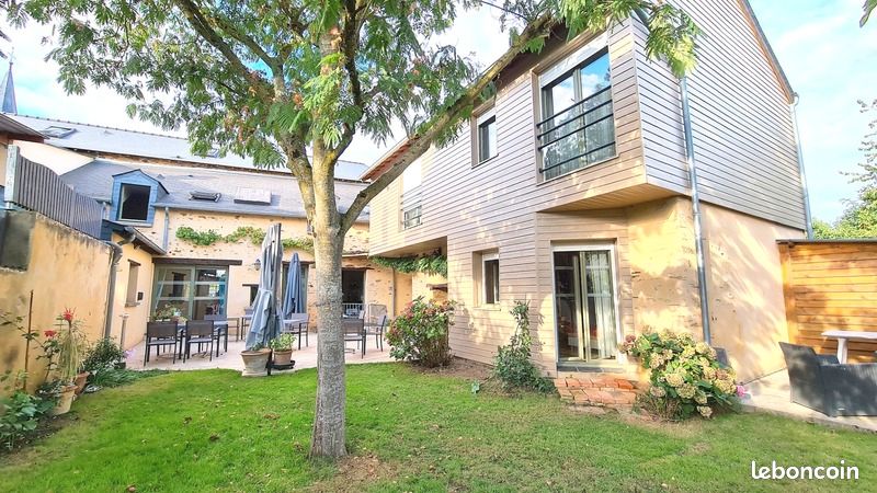 Maison 17 pièces 450 m² · à Château-Gontier-sur-Mayenne · 450 m² · 641 000 €