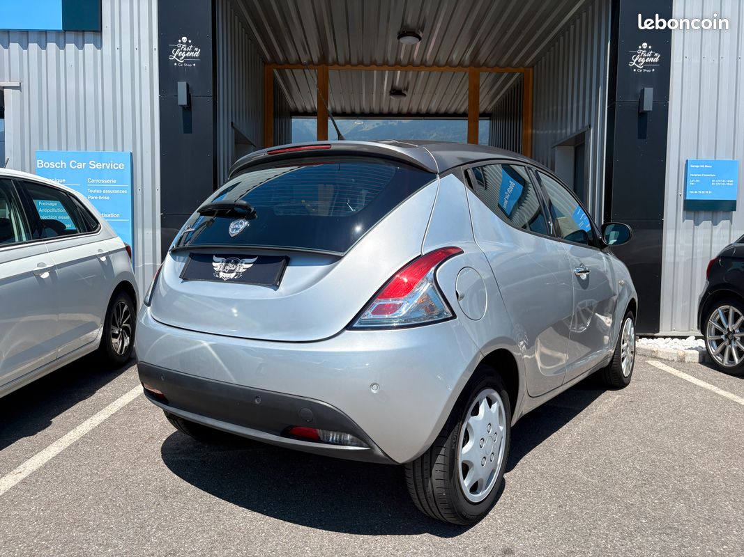 Lancia Ypsilon 1.2 8V 69ch Gold 5 p - Clim, Bluetooth (image 3)