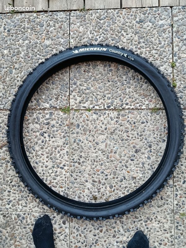 NOS Couverture Michelin WILDGRIPPER LITE Avant 26 X 1.95 Old School