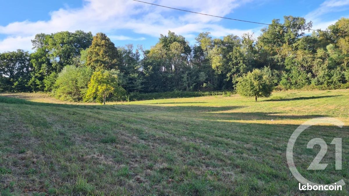 Terrain 1 517 m² Sarlat La Caneda · à Sarlat-la-Canéda · 29 000 €