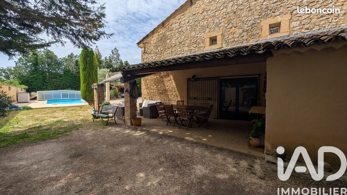Maison 8 pièces 300 m² · à Cavaillon · 300 m² · 615 000 €