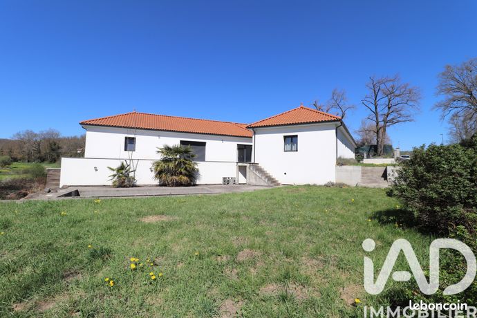Maison 7 pièces 239 m²