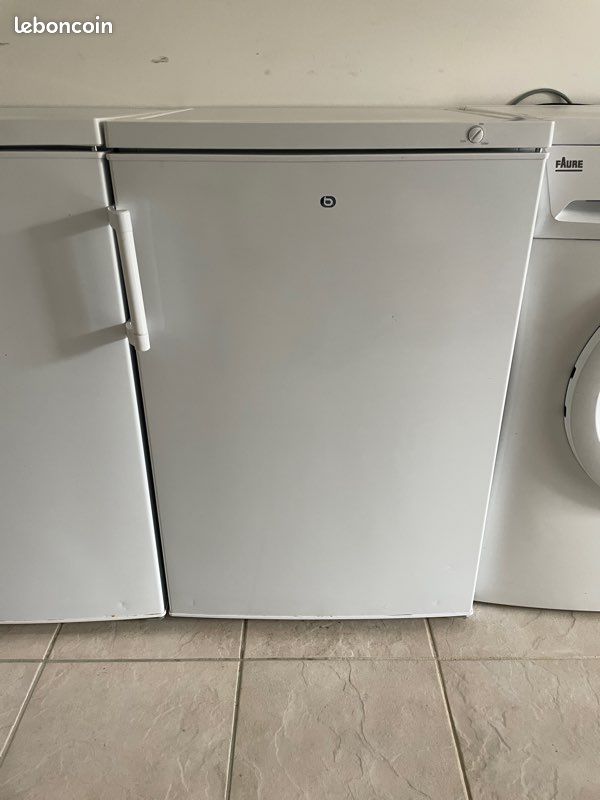 Congélateur Essentiel B à vendre (image 1)