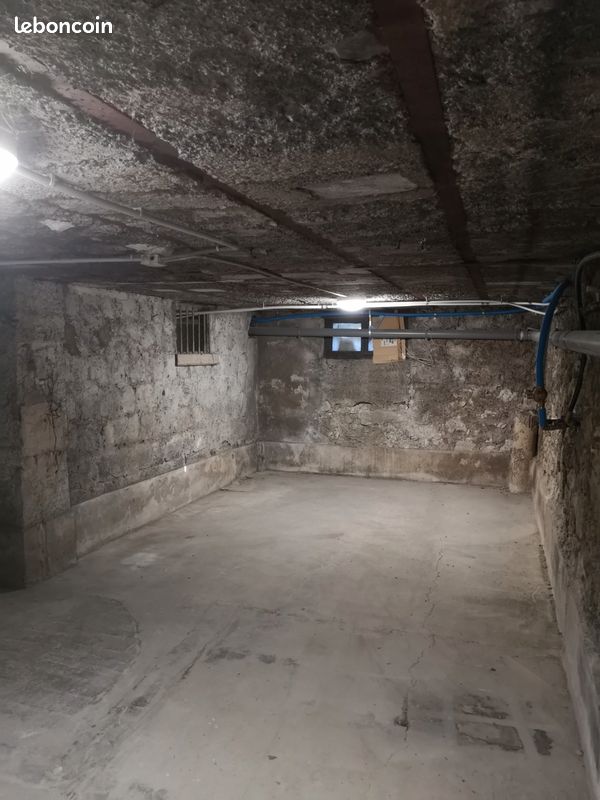 Local commercial 1 pièce 20 m² · à Aix-les-Bains · 20 m² · 100 €/mois