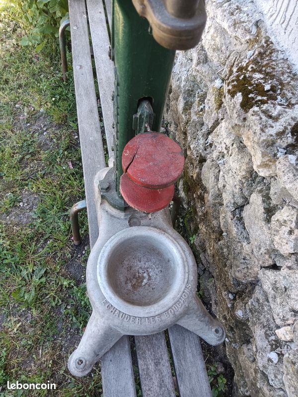Bouchonneuse (image 2)