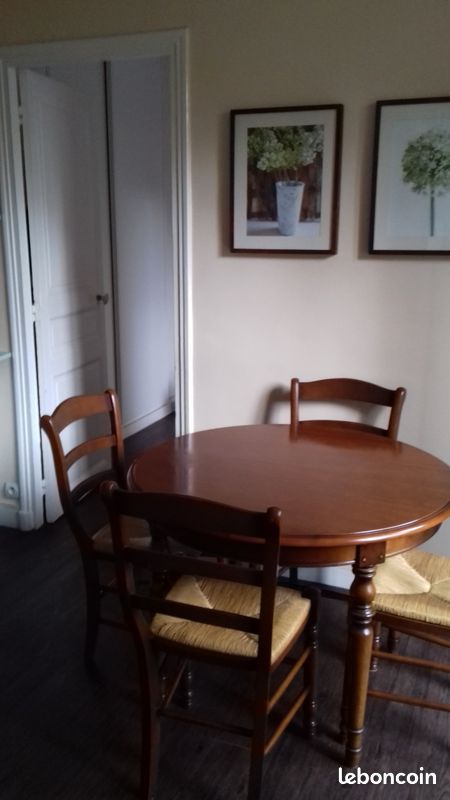 Table ronde et 4 chaises en hêtre massif (image 1)