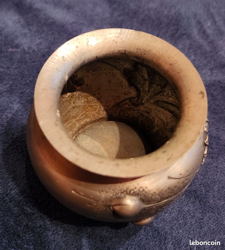 Petit vase pot ancien en étain "Ciselé Main" - Style Art Nouveau (image 4)