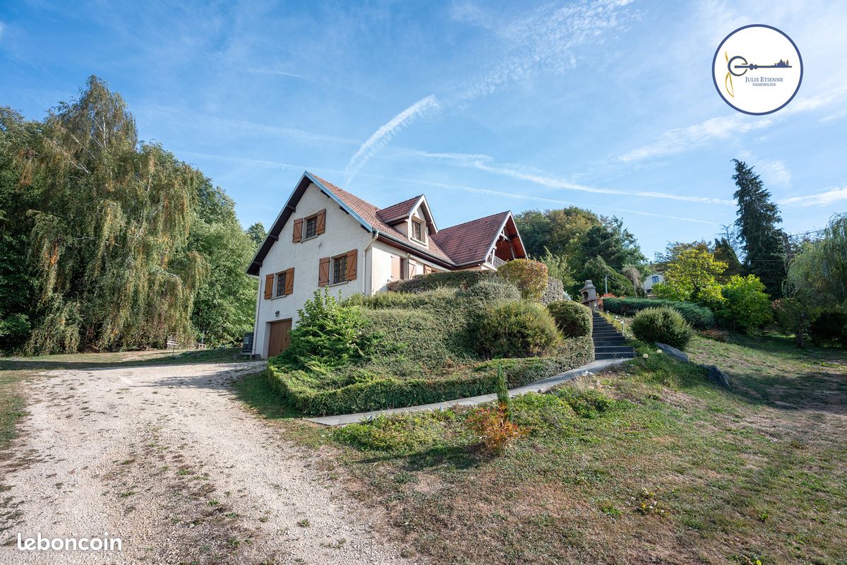 Maison 8 pièces 173 m² · à Girancourt · 173 m² · 265 000 €
