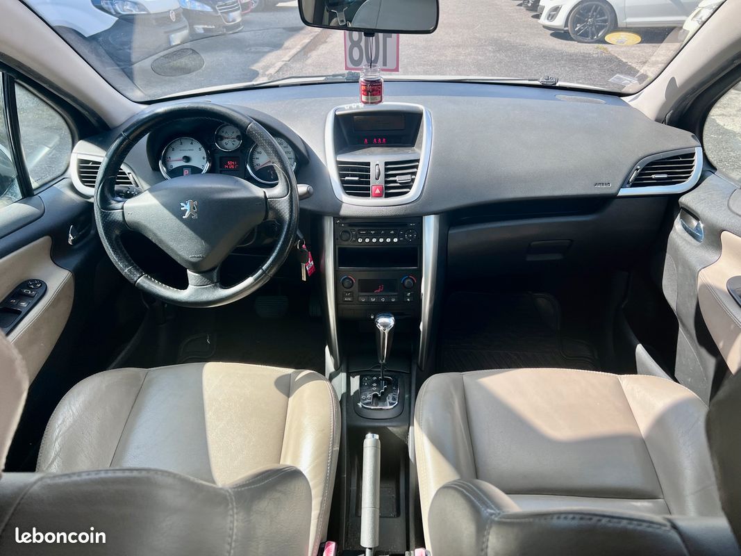 PEUGEOT 207 1.6i AUTOMATIQUE / CHAINE DE DISTRI ET CUIR CT OK ET GARANTIE (image 5)