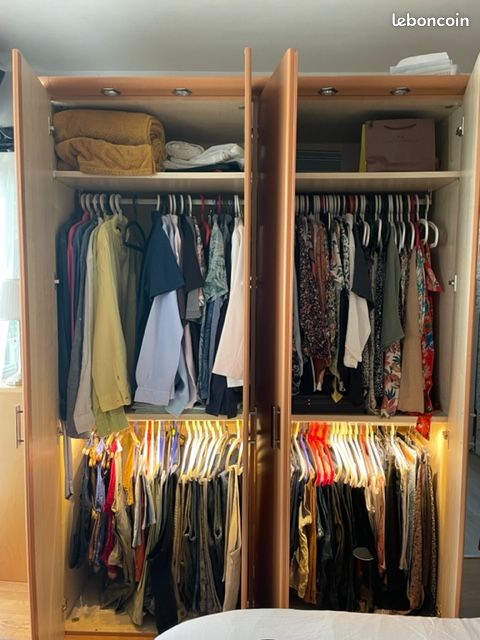 Superbe armoire 4 portes avec éclairage intégré (image 3)