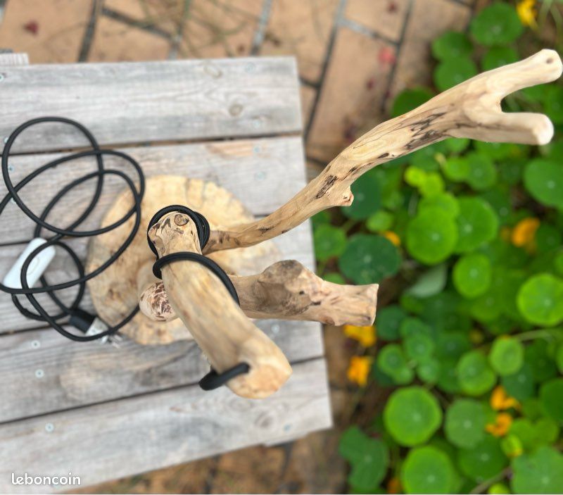 Lampe en bois naturel (image 8)