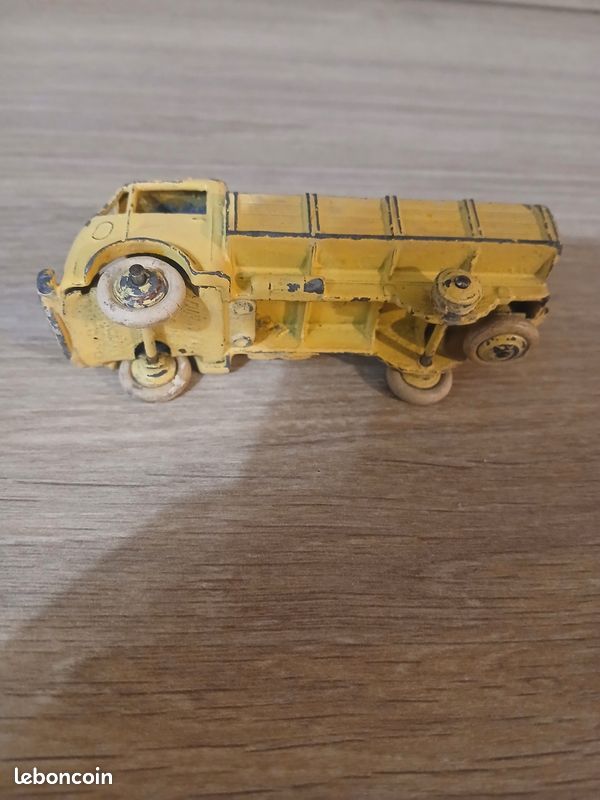 Dinky toys France - Ford benne, bel état d'usage, Vente aux enchères