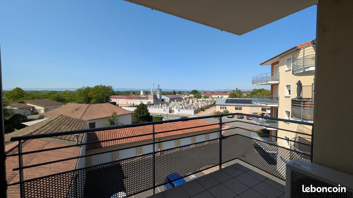 Appartement 3 pièces 69 m² · à Balbigny · 69 m² · 725 €