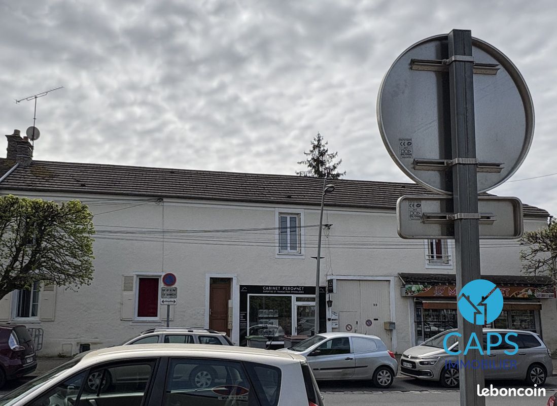 Immeuble 523 m² · à Moret-Loing-Et-Orvanne · 523 m² · 623 000 €