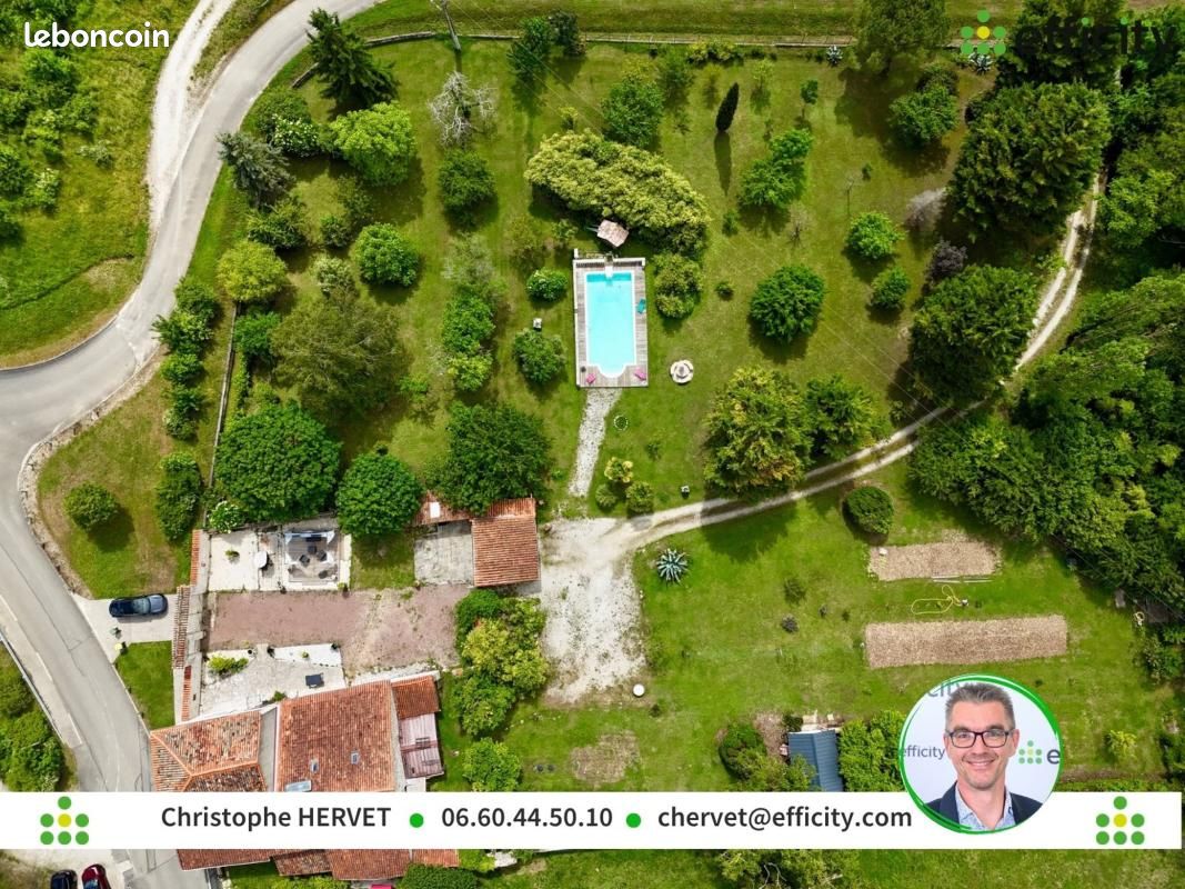 Maison 8 pièces 272 m² · à Vervant · 272 m² · 258 000 €
