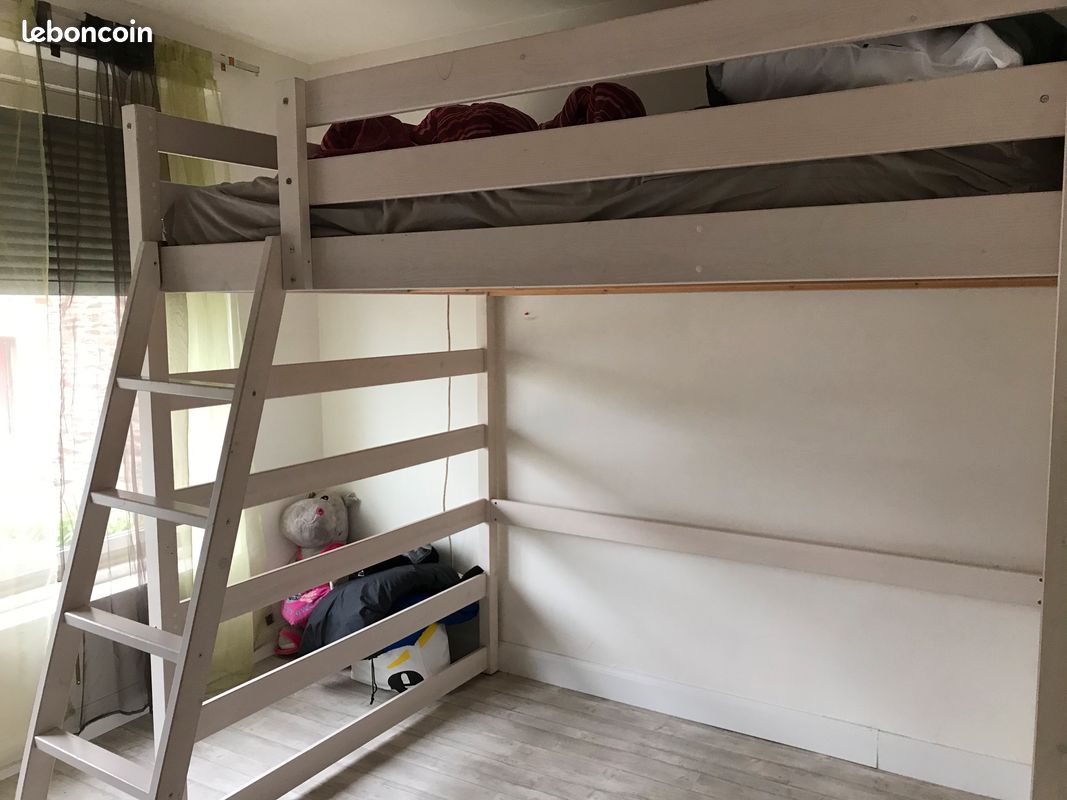 Lit en hauteur en bois blanc (image 3)