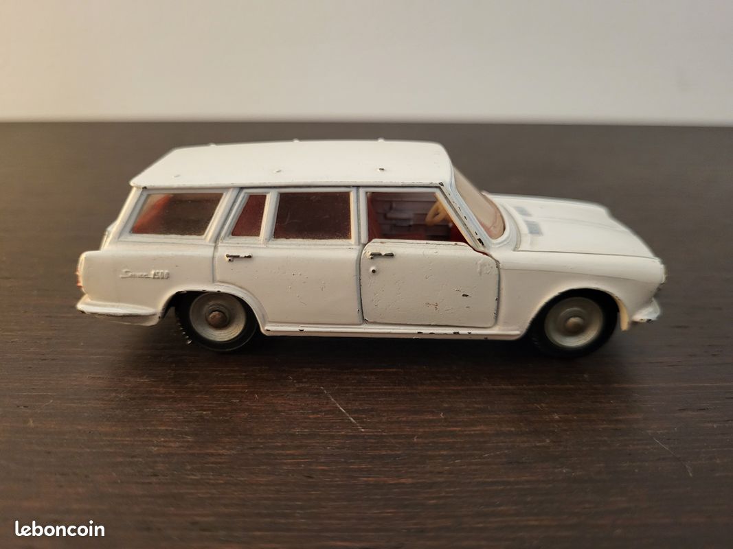 Dinky Toys Simca 1500 Break 1/43, Miniature Française En Métal, état D'usage