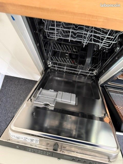 Urgent vend Cuisine blanche entièrement équipée avec électroménager – À démonter sur place (image 5)