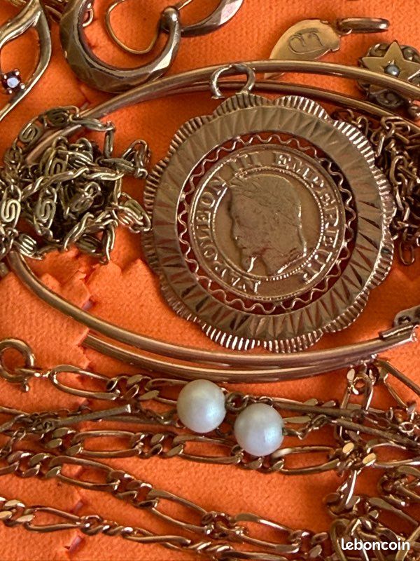 Lot De Bijoux Vintage Anciens – 517 Grammes, Doré, Plaqué Or 18k Possible, Pièces Diverses Et Rares