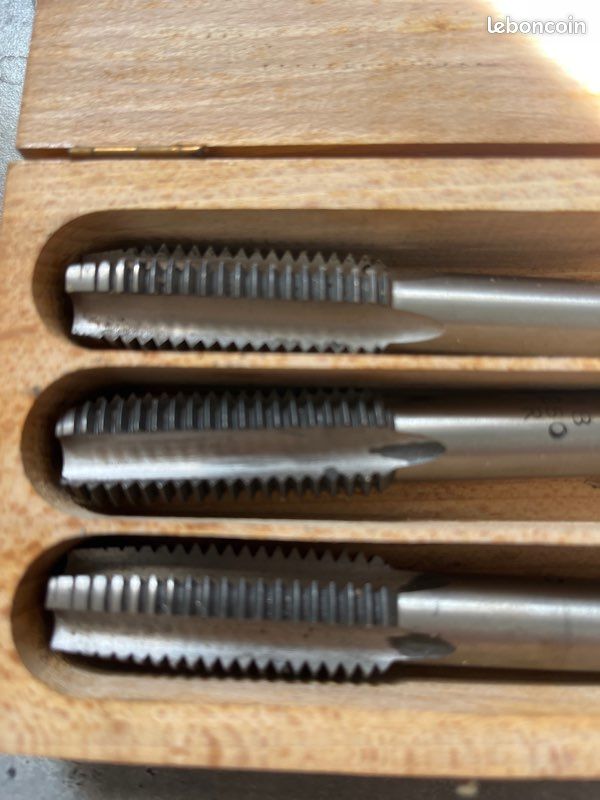 Lot De 2 Tarauds à Main M9 X 1.0 En Acier 9Si-cr, Neufs Sous Garantie 2 Ans