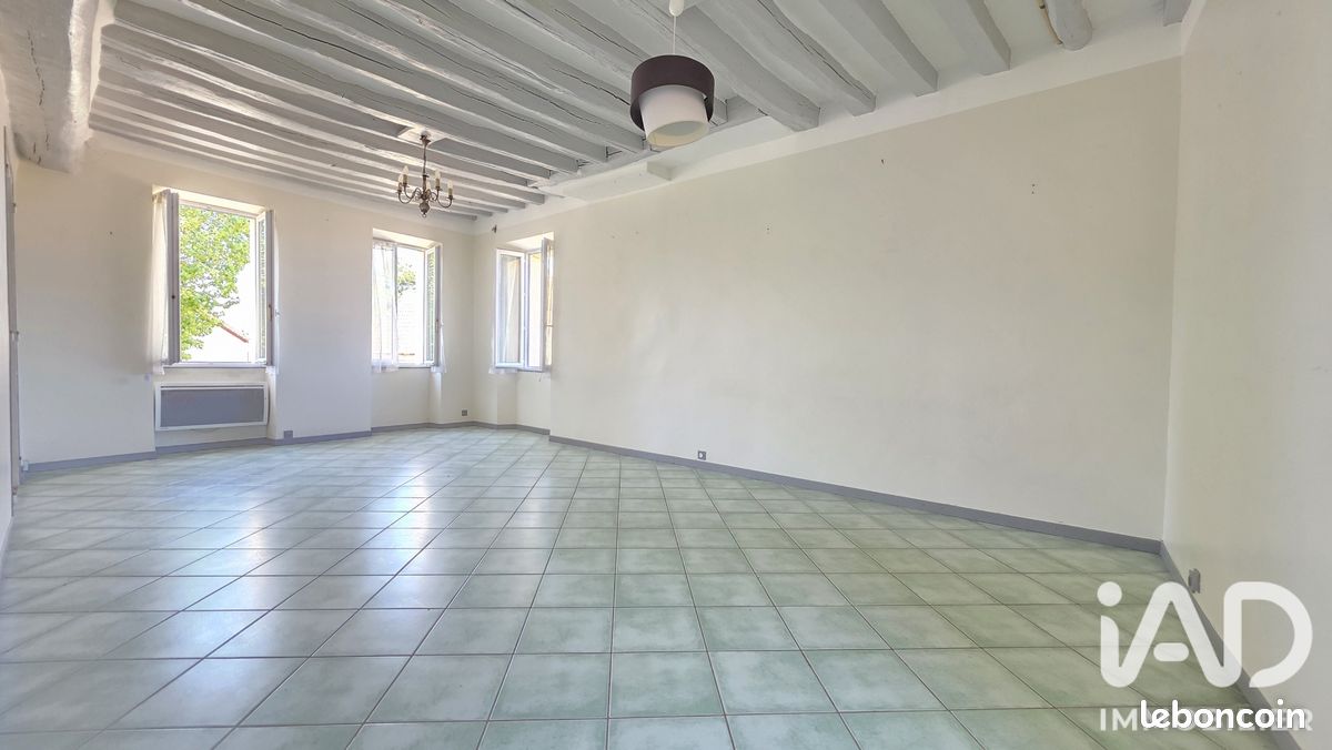 Maison 8 pièces 157 m² · à Saint-Martin-la-Garenne · 157 m² · 239 900 €
