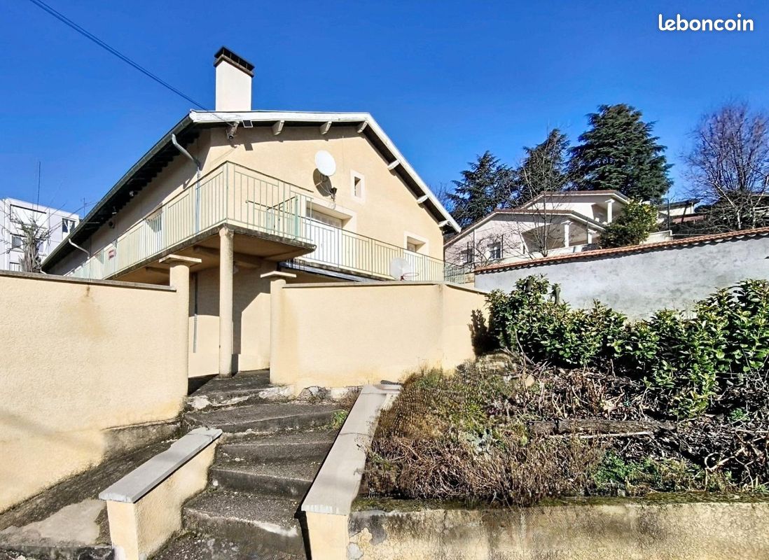Maison 8 pièces 195 m² · à La Ricamarie · 195 m² · 249 000 €