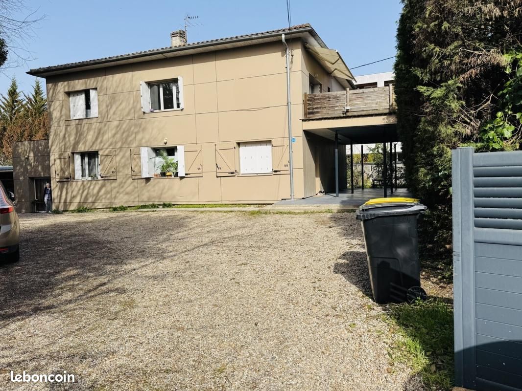 Immeuble 11 pièces 240 m² · à Bègles · 240 m² · 790 000 €