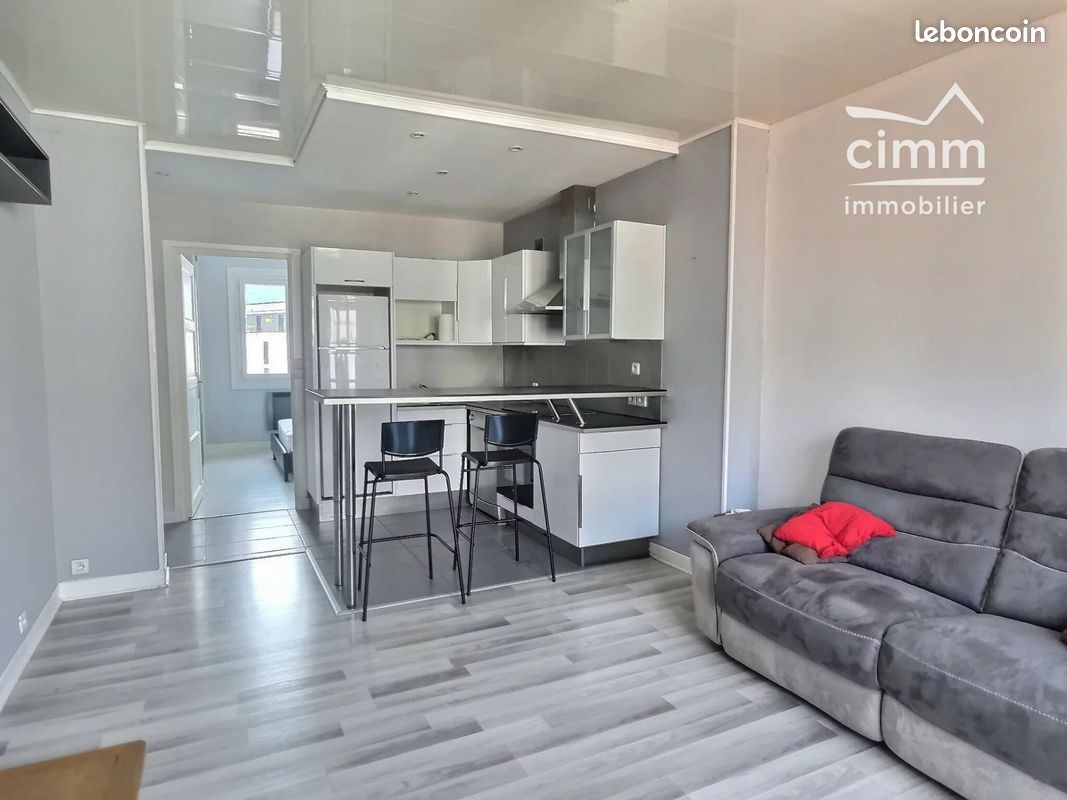 Appartement 2 pièces 48 m² · à Grenoble · 48 m² · 712 €