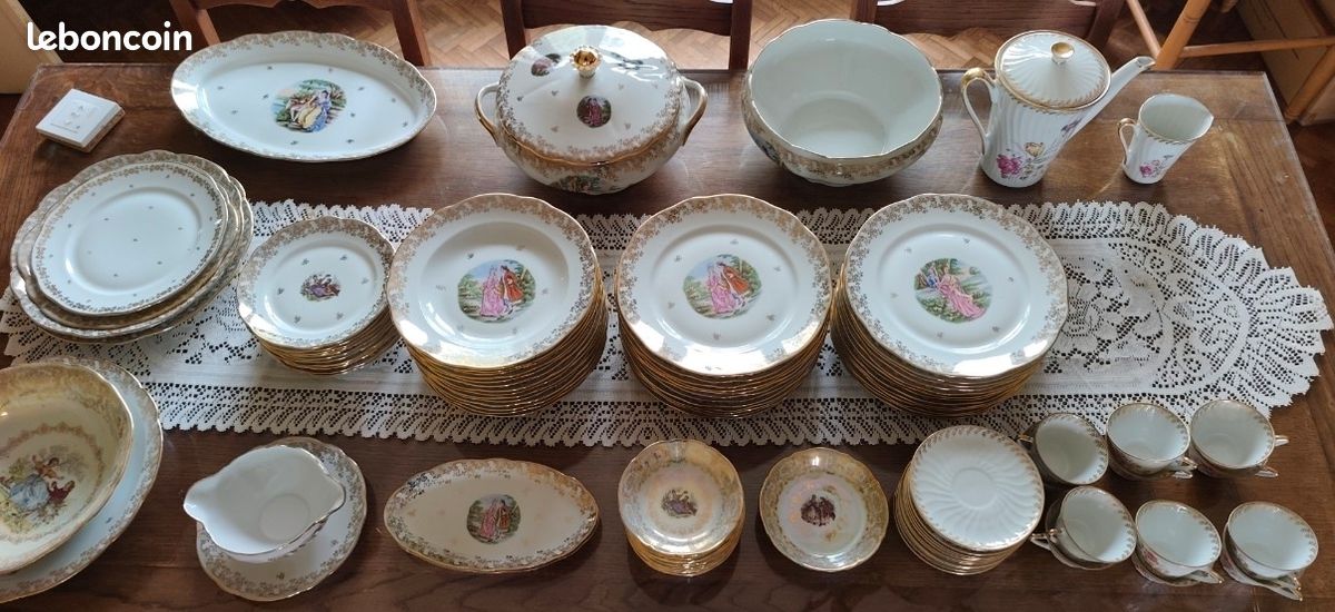 Service de table et à café en porcelaine de Chauvigny- Limoges (image 1)
