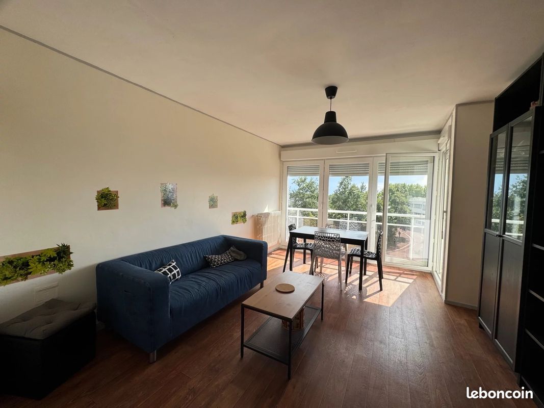 Appartement 1 pièce(s) 73 m²à louer Mont-saint-aignan