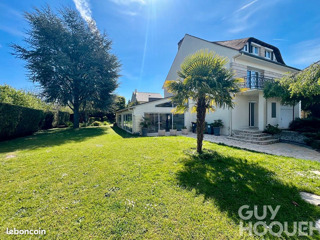 Maison 9 pièces 261 m² · à Saint-Rémy-lès-Chevreuse · 261 m² · 790 000 €