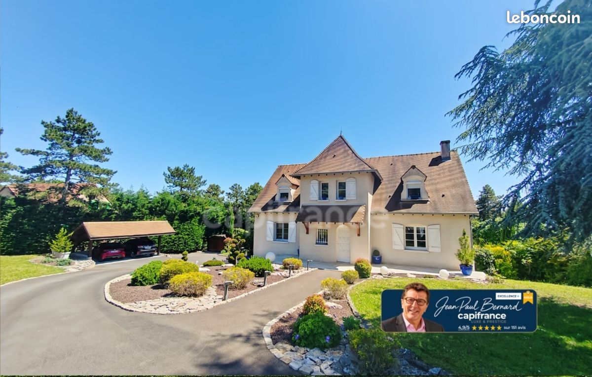 Maison 8 pièces 250 m² · à Givry · 250 m² · 596 000 €