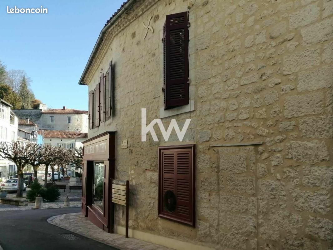 Maison 4 pièces 156 m² - Aubeterre-sur-Dronne 16390 (image principale 0)