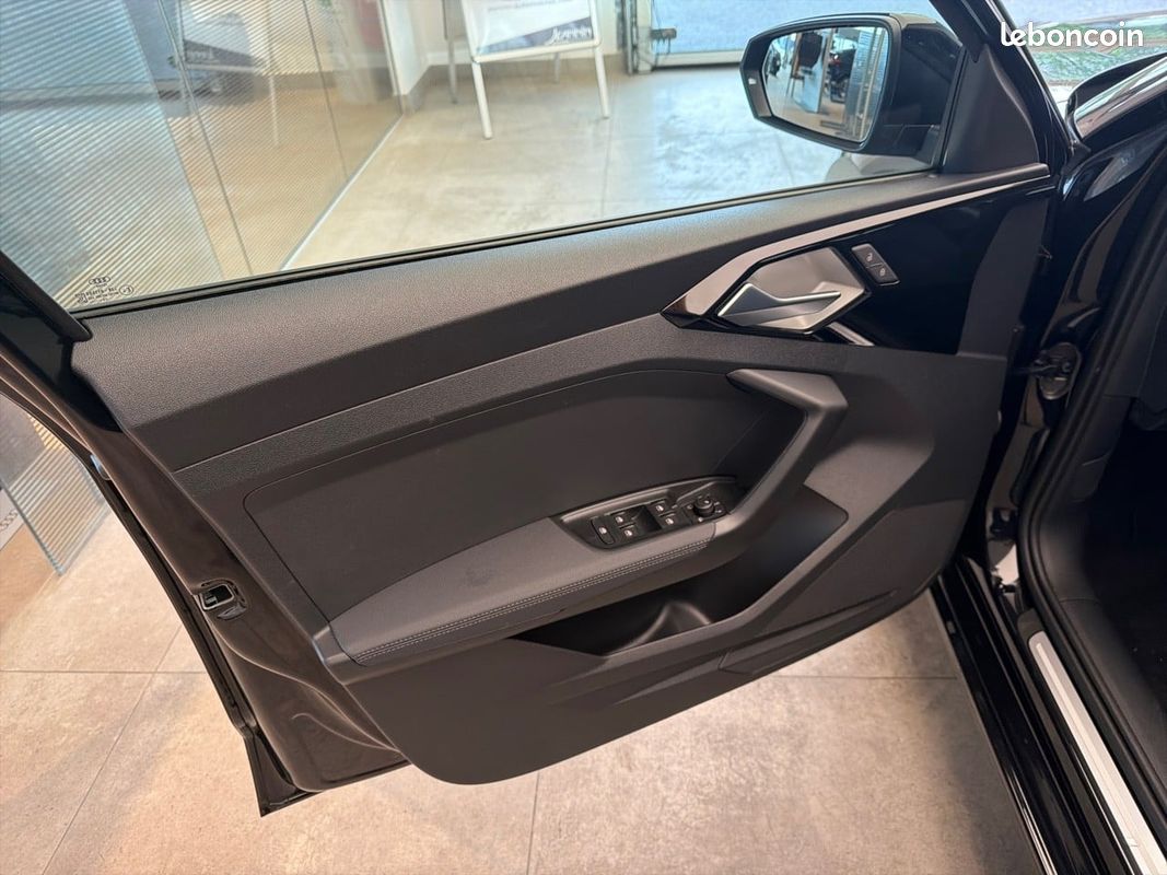 AUDI A1 Sportback 30 TFSI 116 ch S tronic 7 Design (image 21)