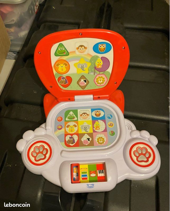 CLEMENTONI Ordinateur portable Hello Kitty pas cher